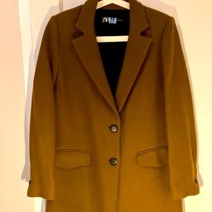 Camel Zara overcoat with two buttons and flap pockets